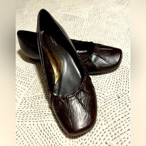 Kenneth Cole Reaction Flats EUC